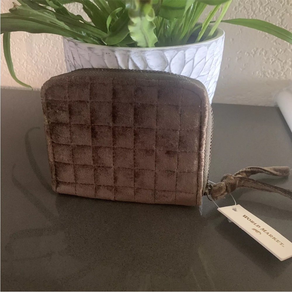World Market Olive Green Velvet short wallet mini zipper coin purse card holder
